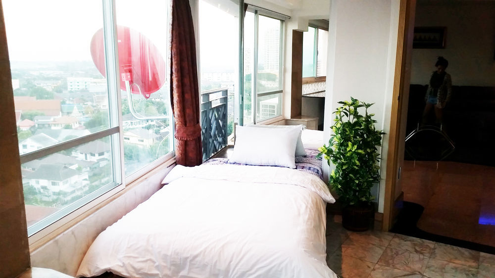 Ferienwohnung Penthouse Galare Thong Tower Chiang Mai Exterior foto