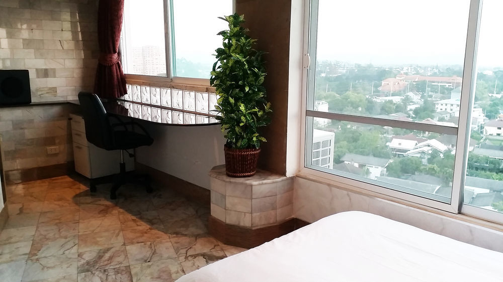 Ferienwohnung Penthouse Galare Thong Tower Chiang Mai Exterior foto